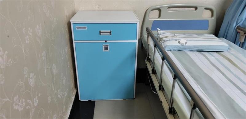 折叠共享陪护床头柜为智慧医院赋能